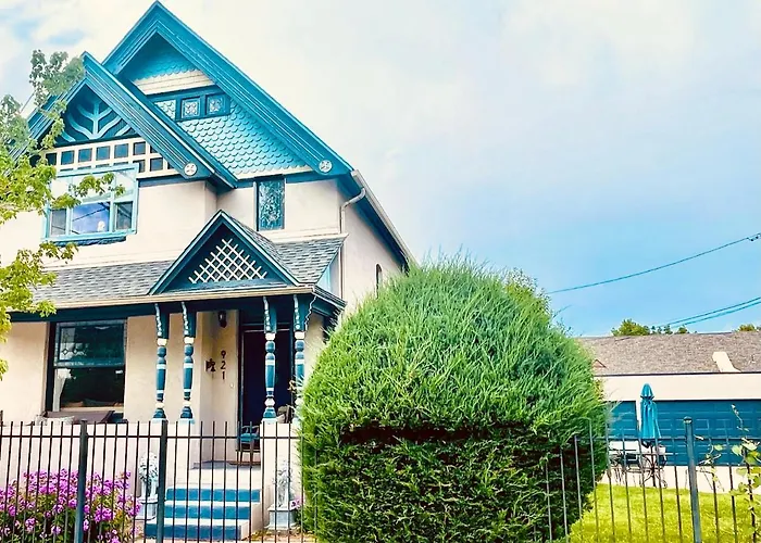 Victorian Manor 1 Mile From Downtown Denver!